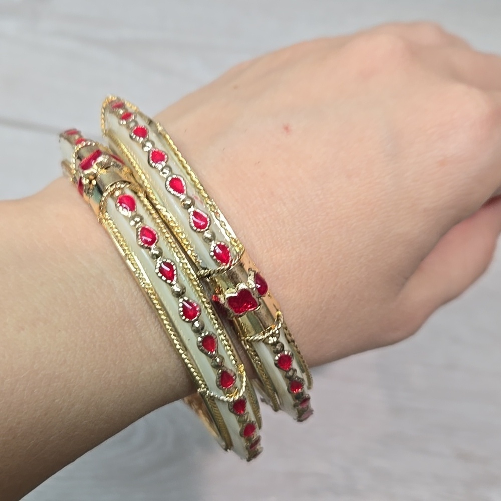 NEW 2PC Bohemain Hobo Gypsy Made In India Elegant Gold-Tone Bangle Bracelets